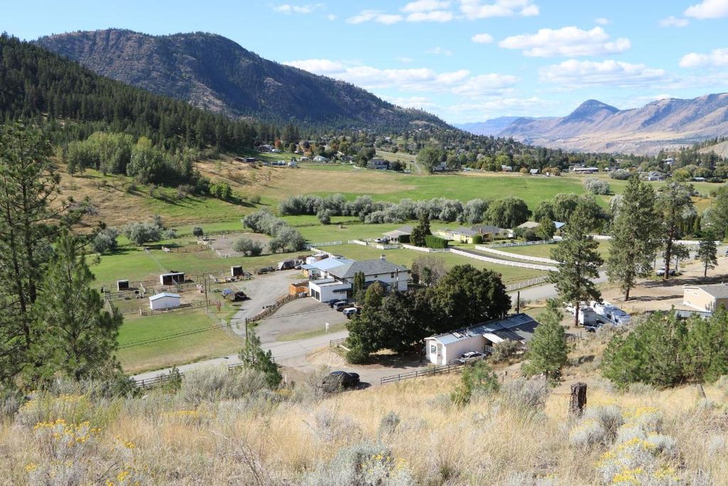 listing image 16512701581135884356