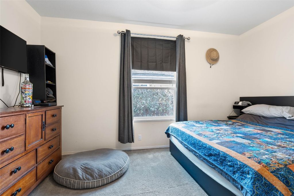 listing image 16513723372057820142