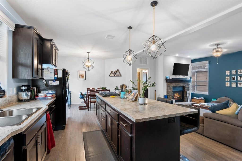 listing image 16518175029742875331