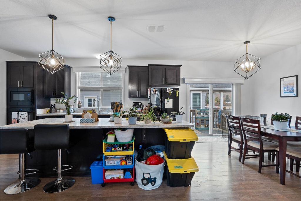 listing image 16516418065125906946