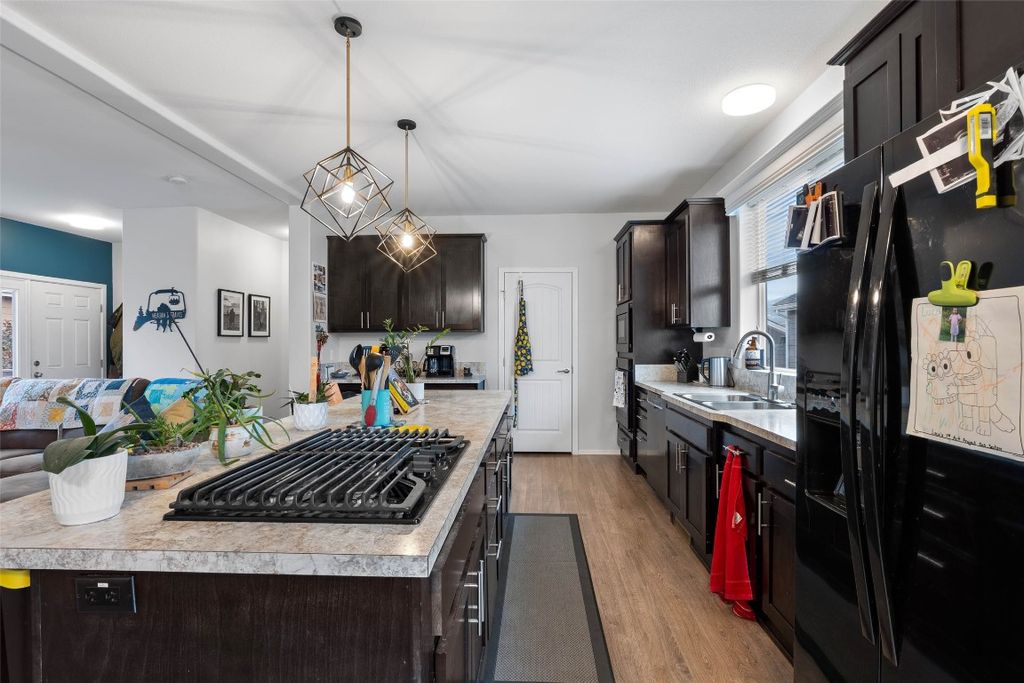 listing image 16511831903894156891