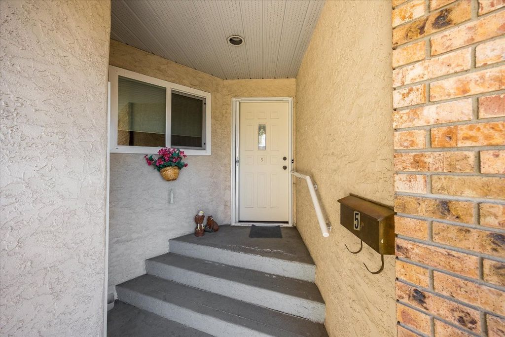 listing image 16513498518030674843
