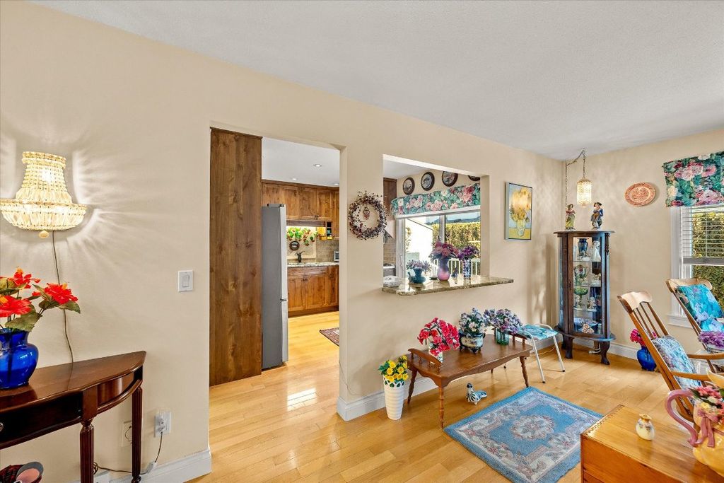 listing image 16519029379413891123