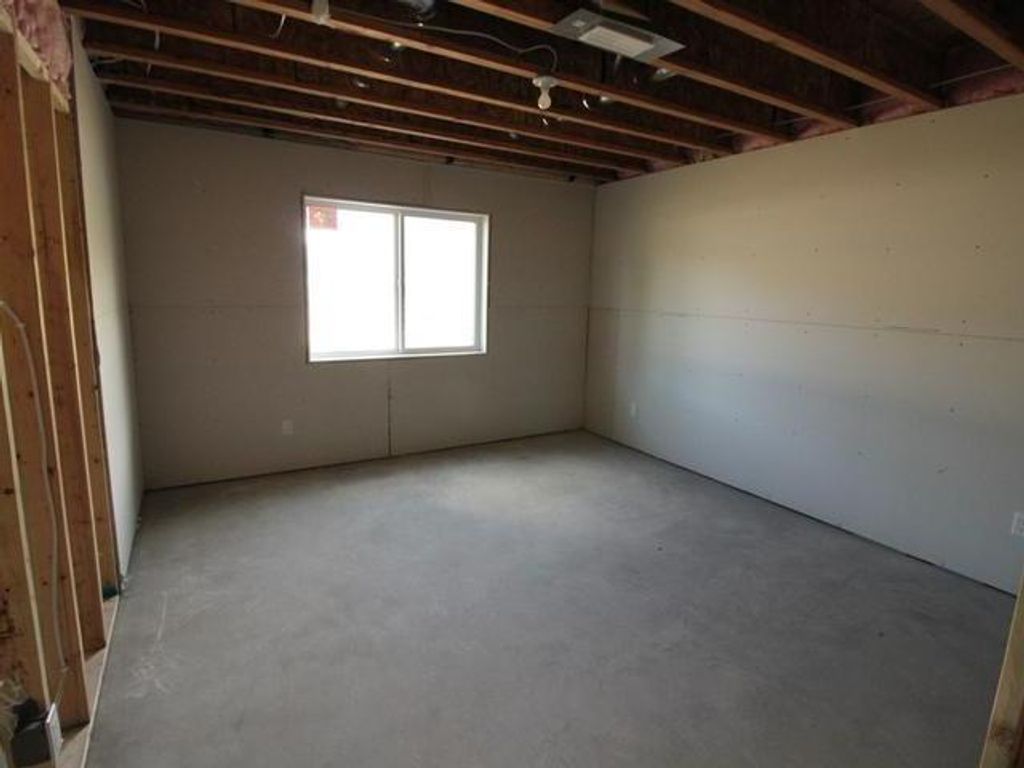 listing image 16510799704898297225
