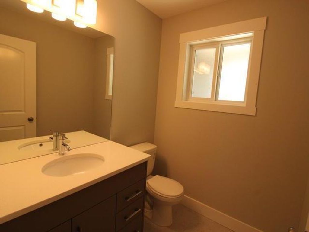 listing image 16514245513792930746