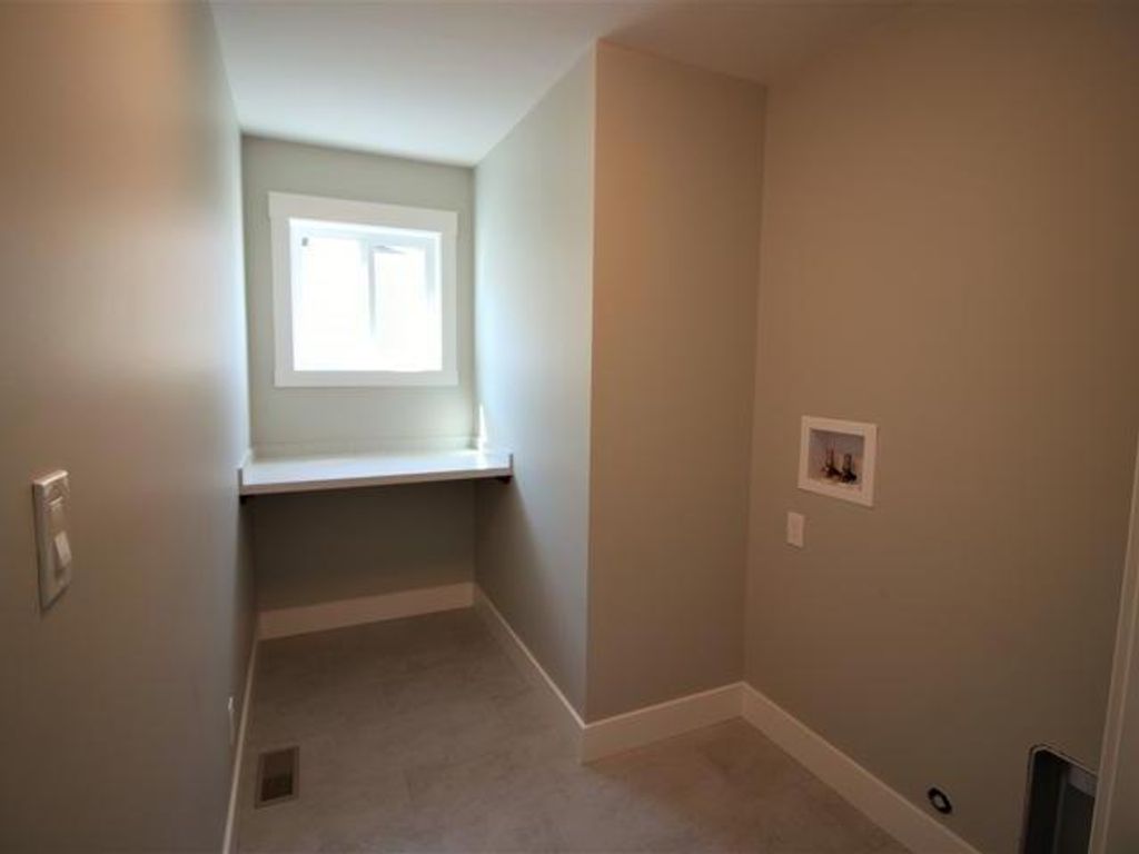 listing image 16513140438864517551