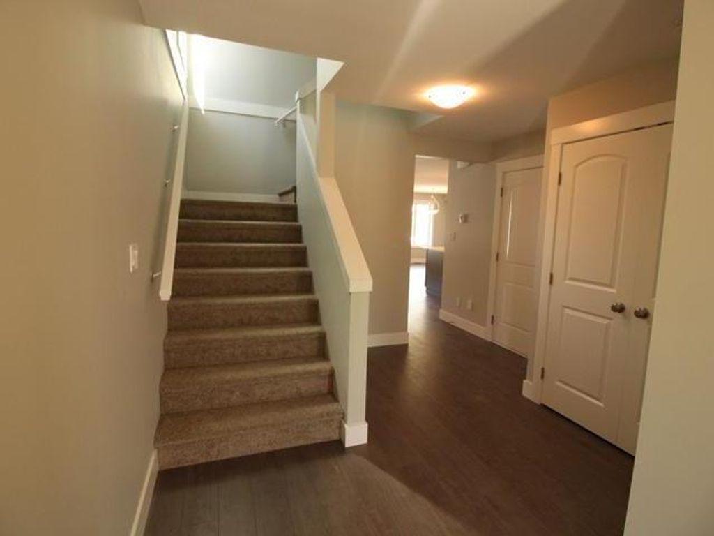 listing image 16517368396827271428