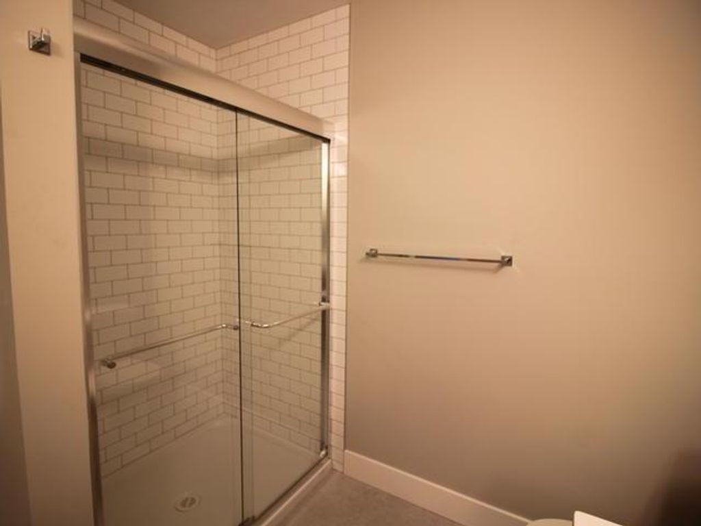 listing image 16512265898487010498