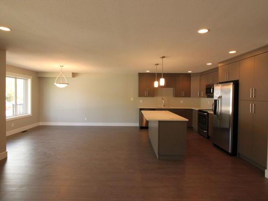 listing image 16517714372671936972