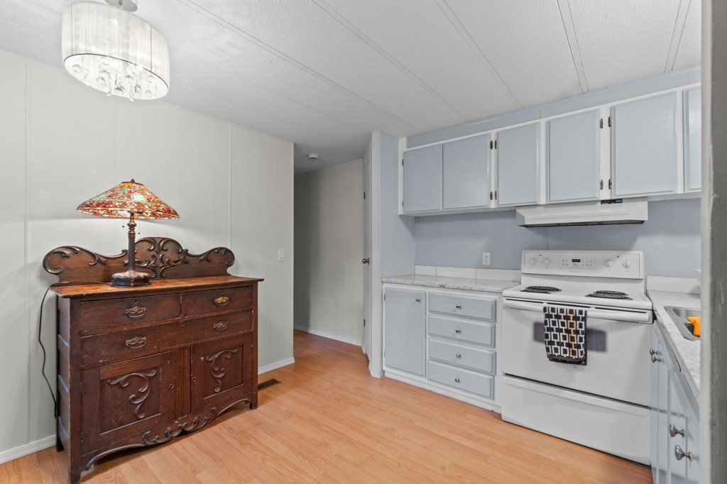 listing image 16512548127889382540