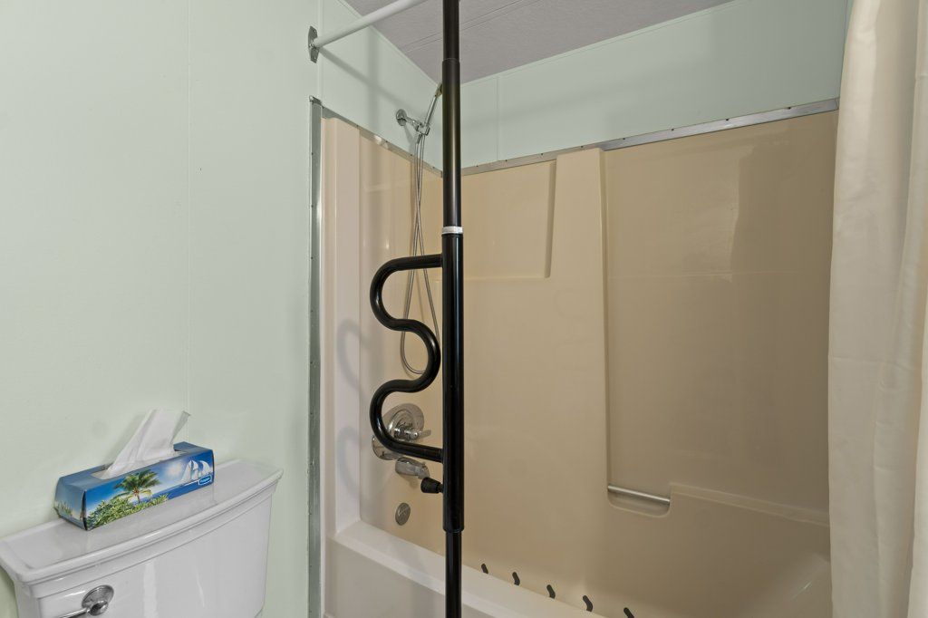 listing image 16517385297112228467