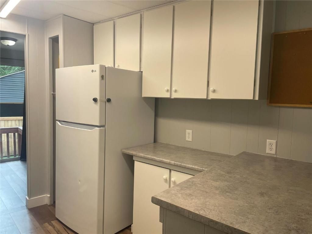 listing image 16517818498481624863