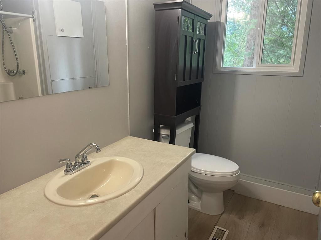 listing image 16515130960610075894