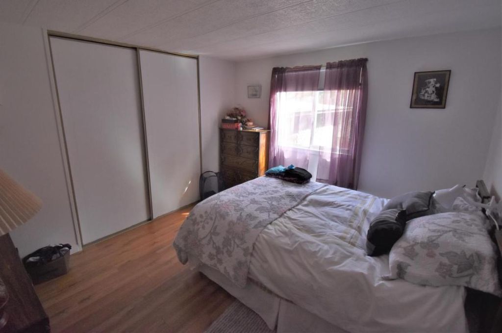 listing image 16512949963837185844