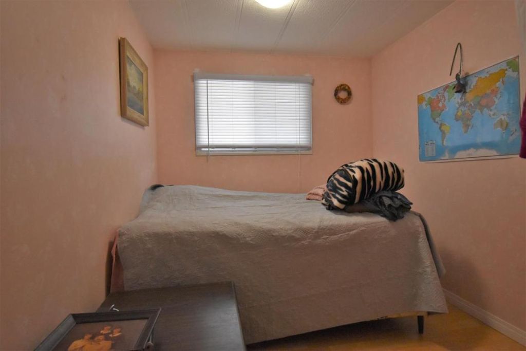 listing image 16519017872433680962
