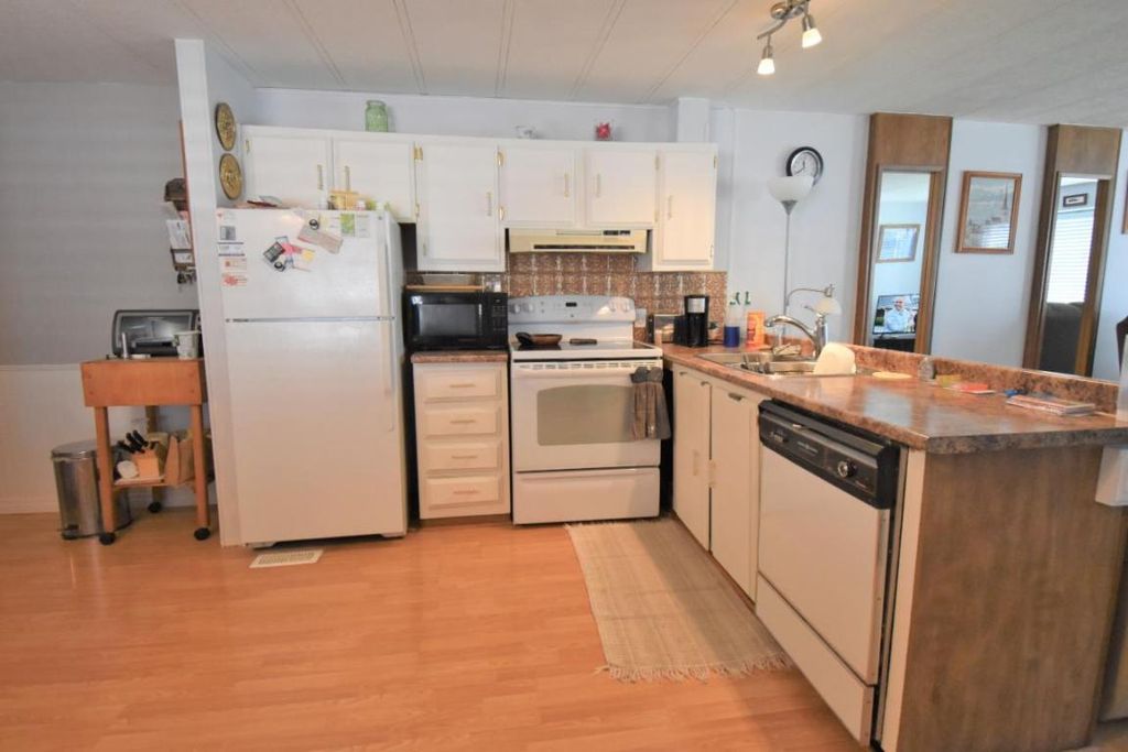 listing image 16513422765725257063
