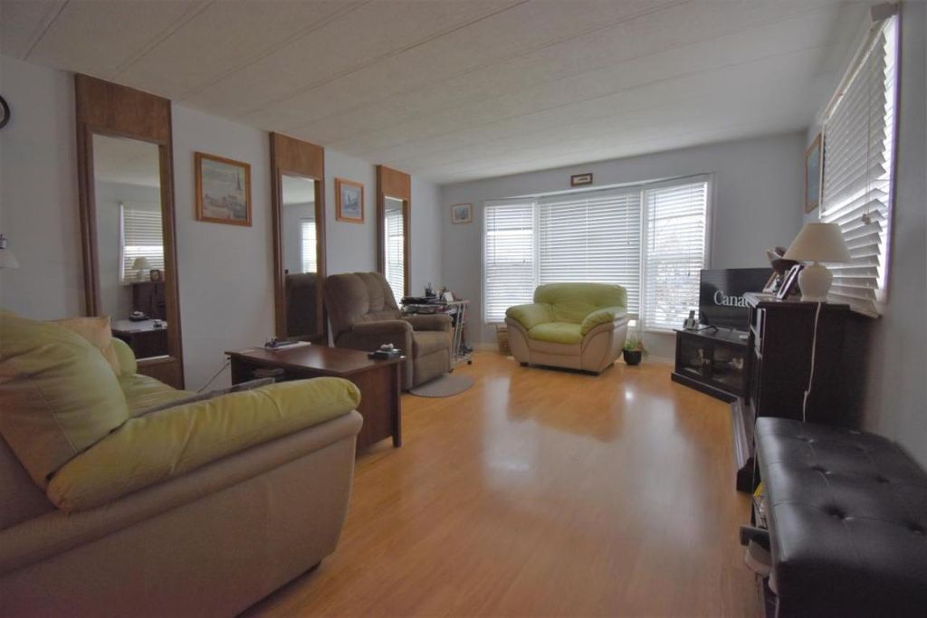 listing image 16519131726289257466