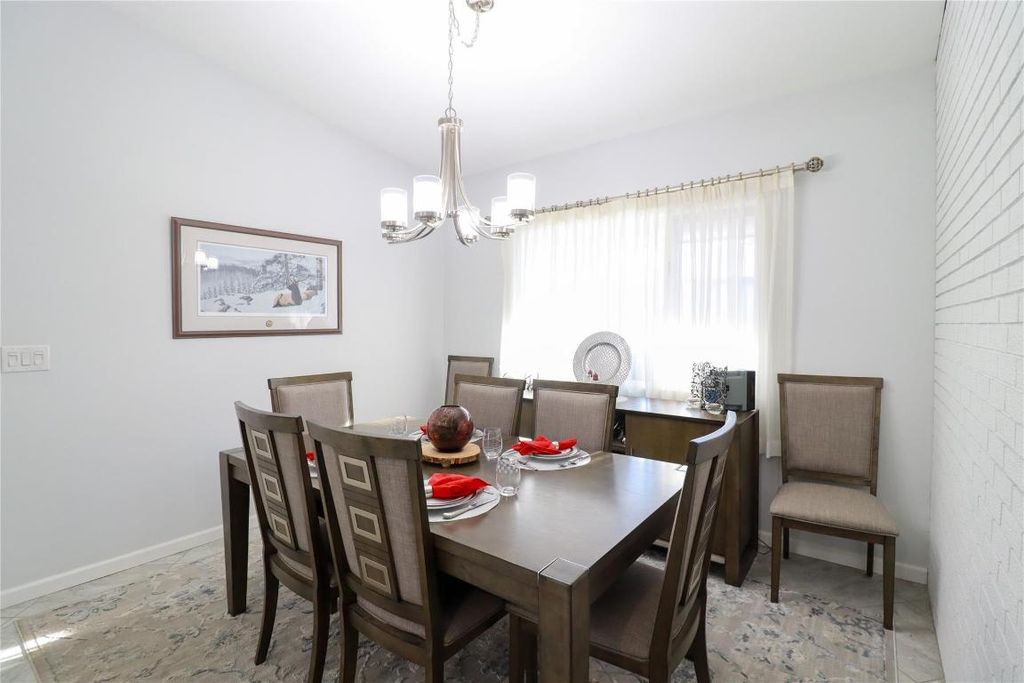 listing image 16514011385110681855