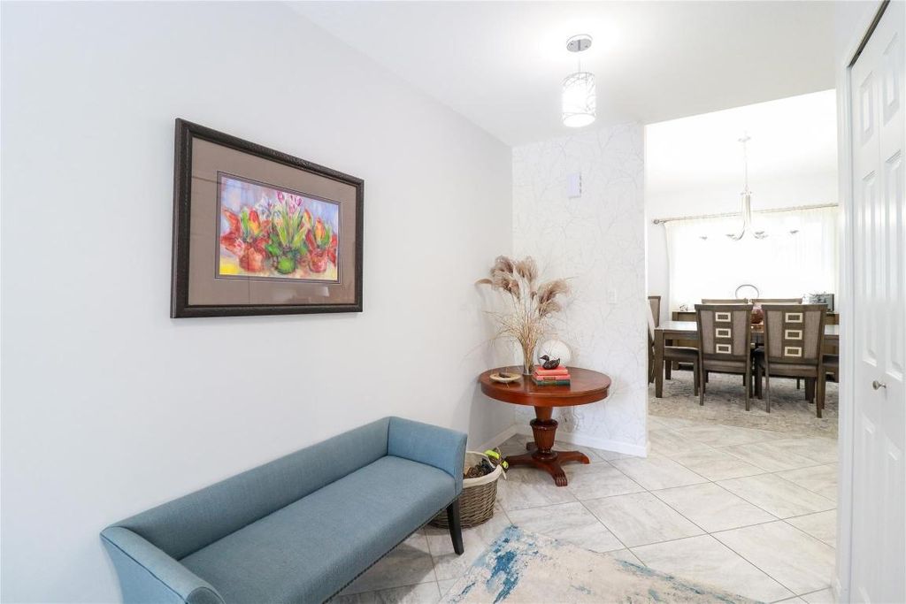 listing image 16511822341750619430