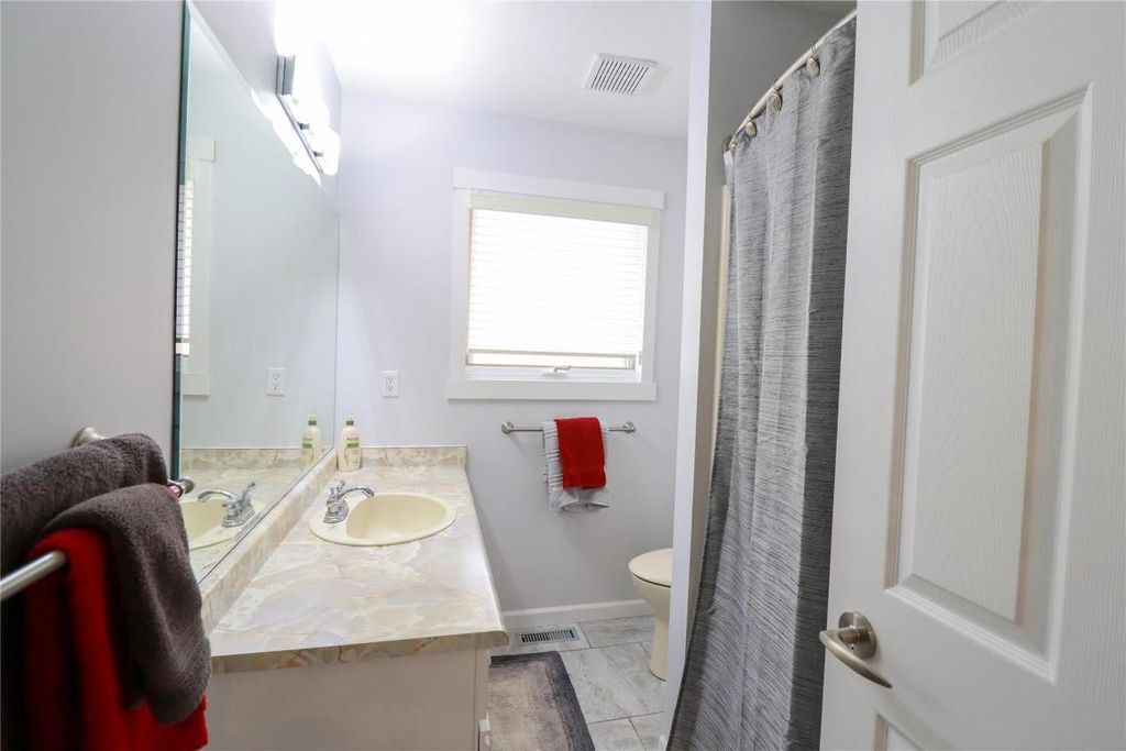 listing image 16515302138479994764