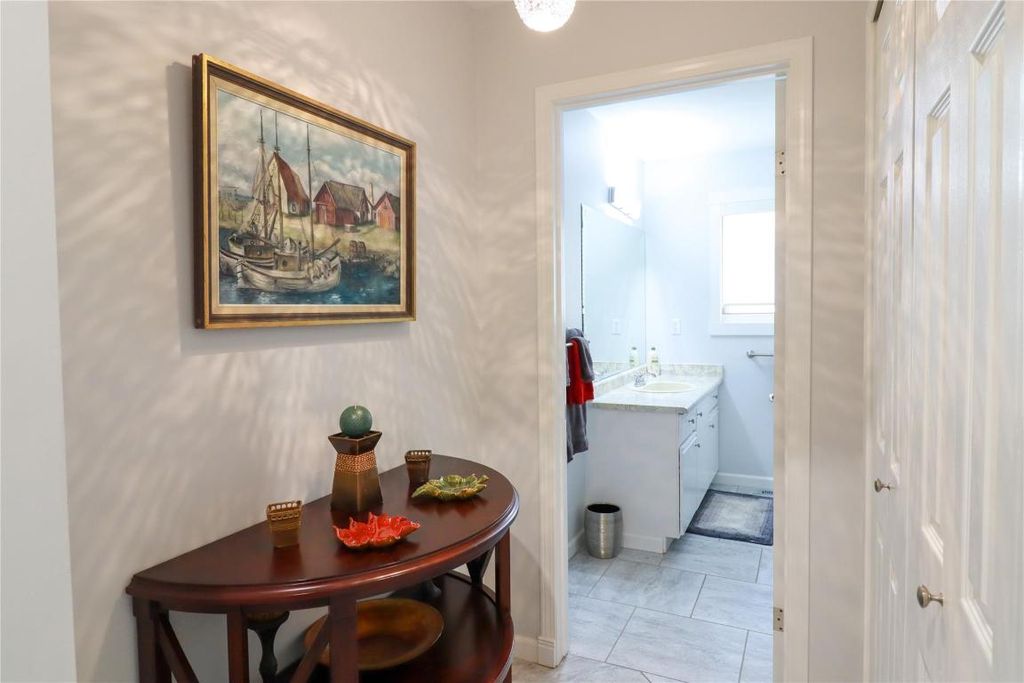 listing image 16511083908822319918