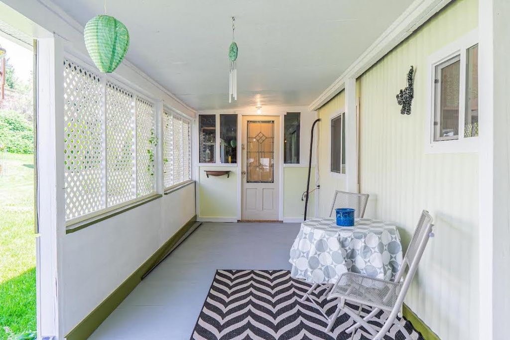 listing image 16512627835293210329