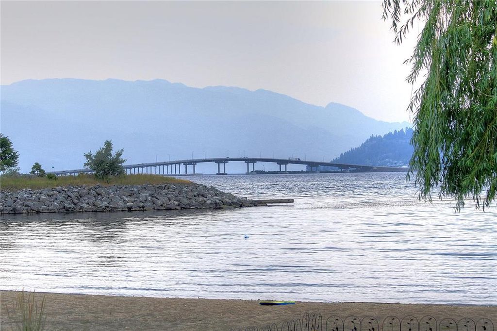 listing image 16513978138043642390