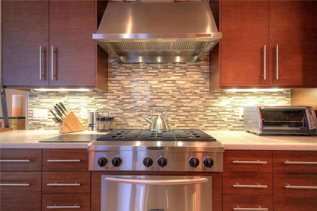 listing image 16518066617239266934