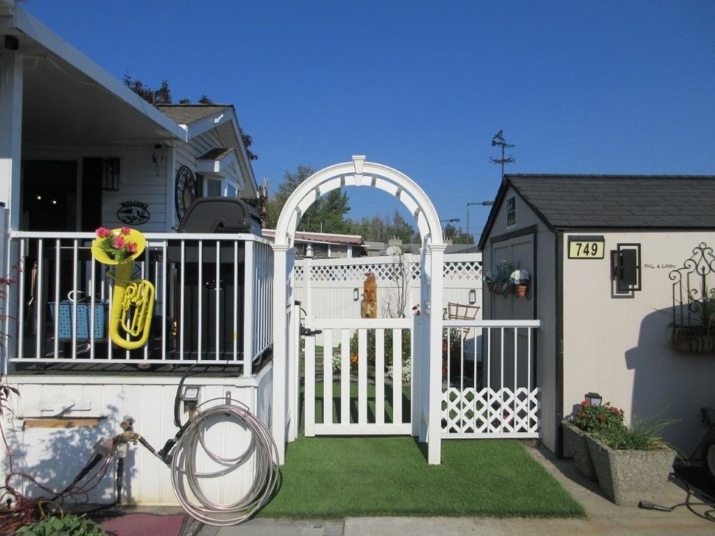 listing image 16518915487609863678