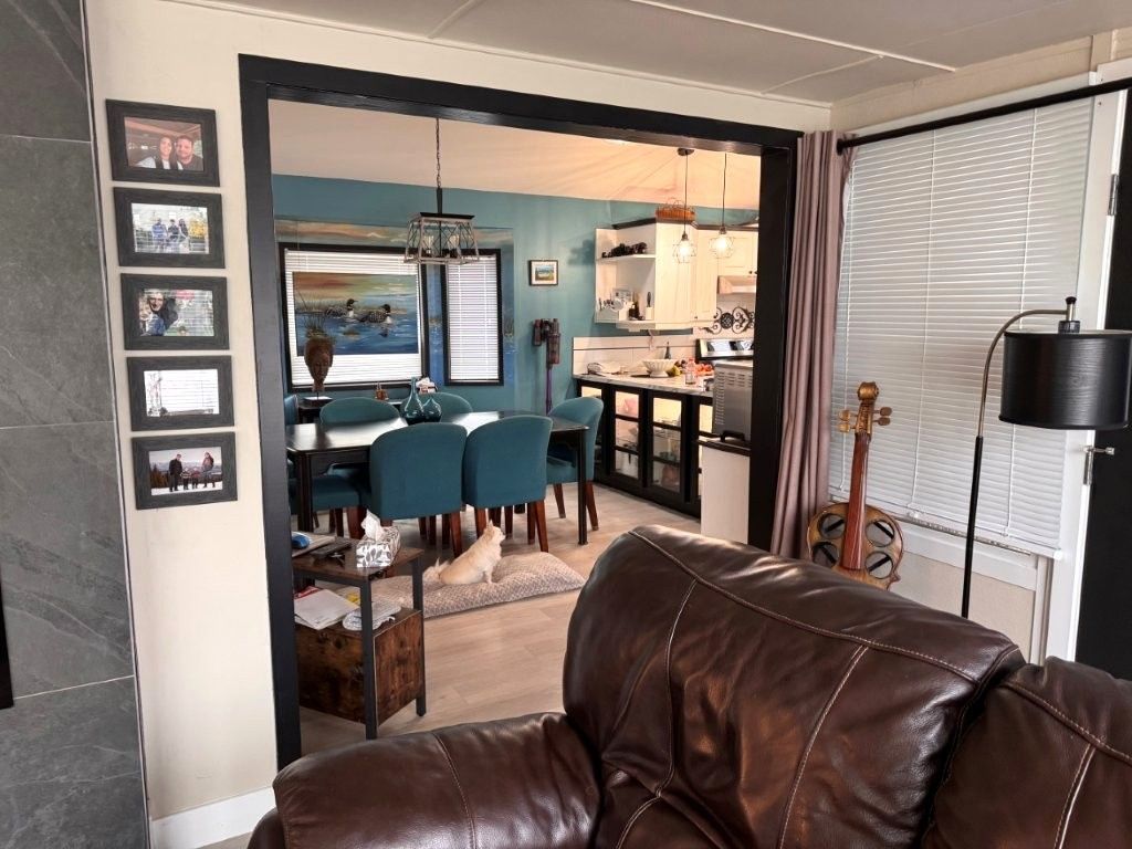 listing image 16510318759701451995