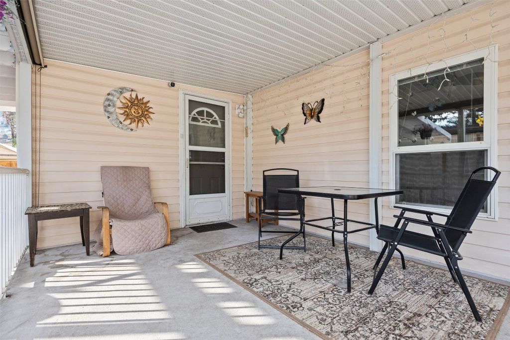 listing image 16519408103181011663