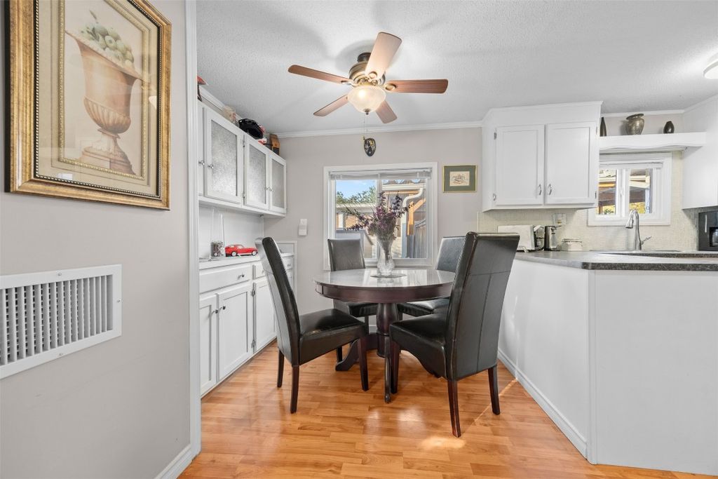 listing image 16516172196196640719