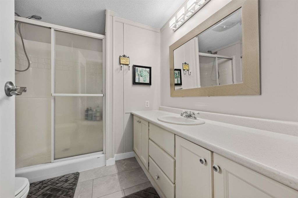 listing image 16515132925801684964