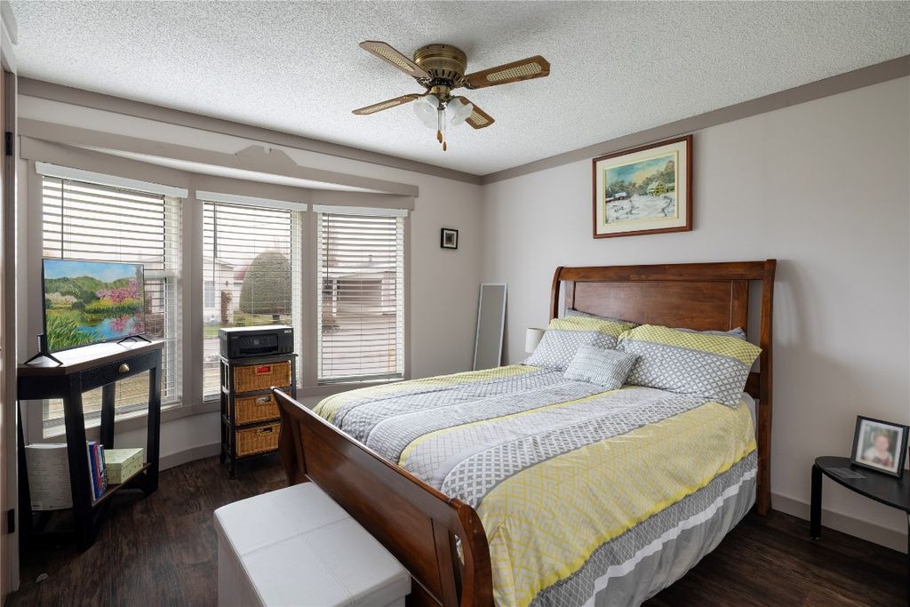 listing image 16515248496149693712