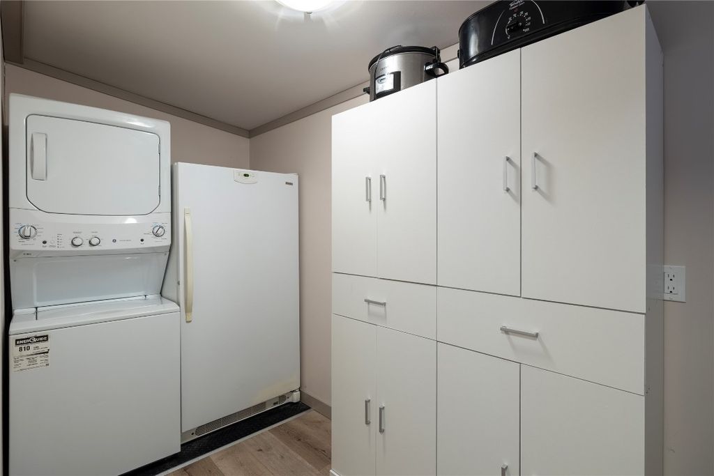 listing image 16515442073968061878