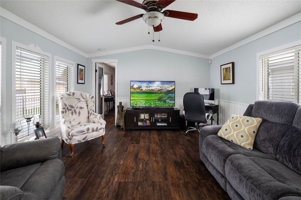 listing image 16519541012716195576