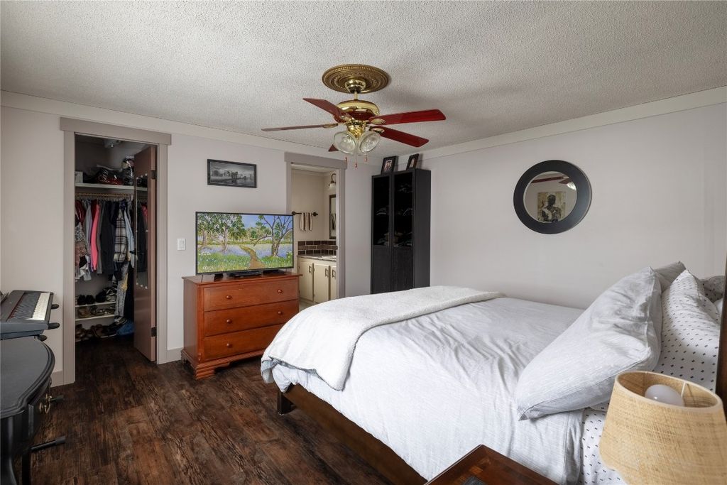 listing image 16512609230171522659