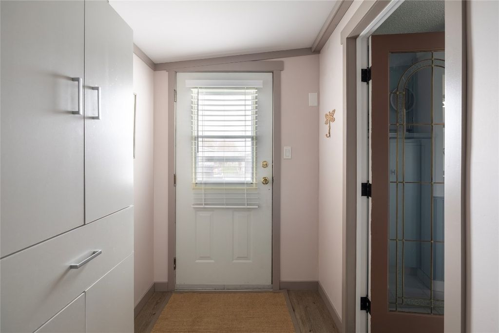 listing image 16511260223751664488