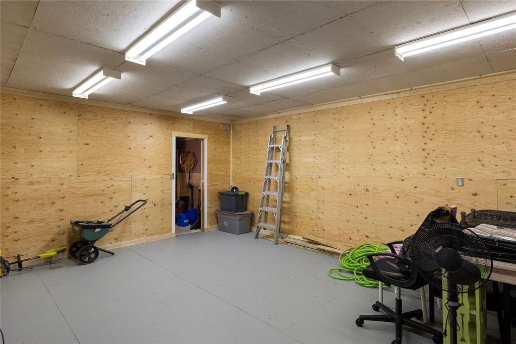 listing image 16518337224523895581