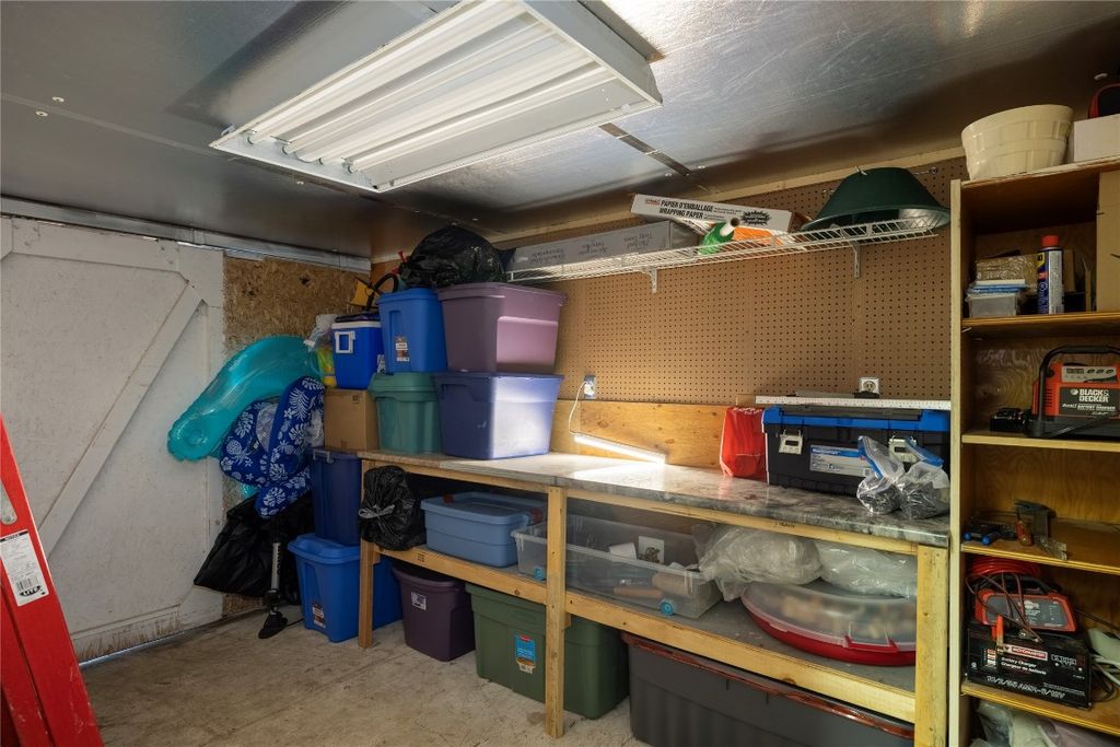 listing image 16517496712432455282