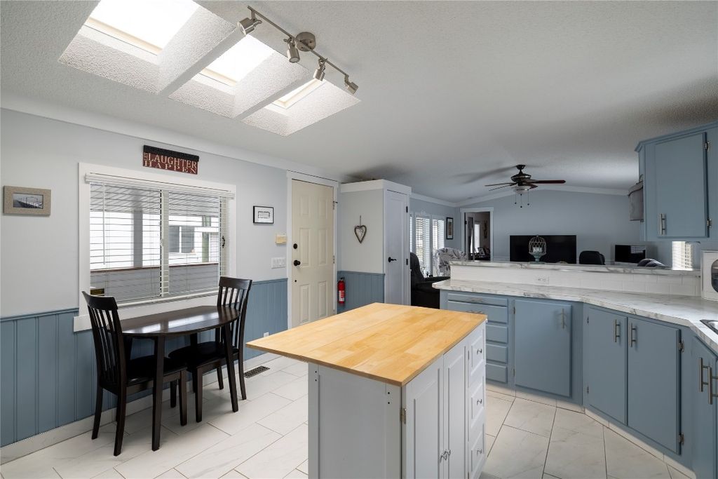 listing image 16514021959046456126