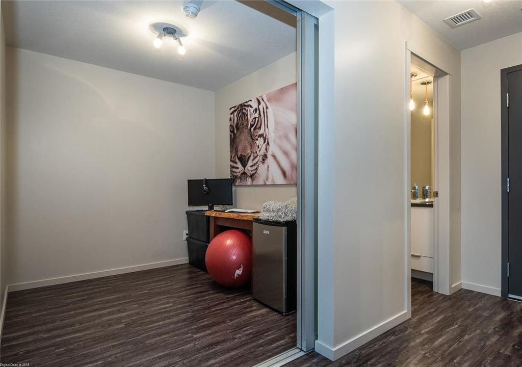 listing image 16514507181684036225