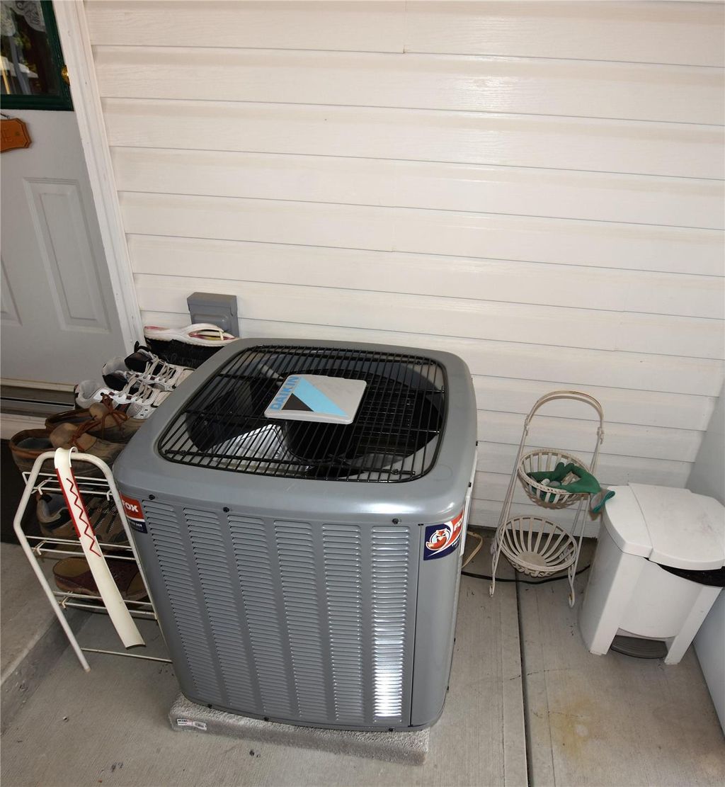 listing image 16518829127504073274