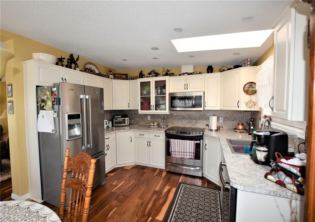 listing image 16519697273687694590