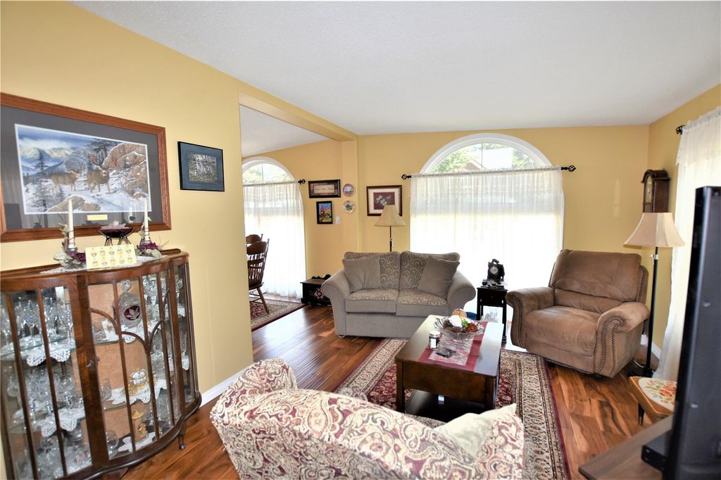 listing image 16516369328795560428