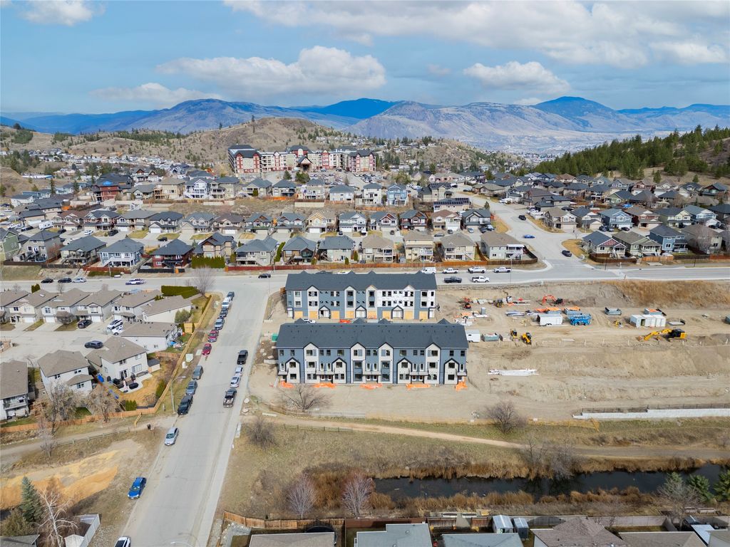 listing image 16513922167774158516