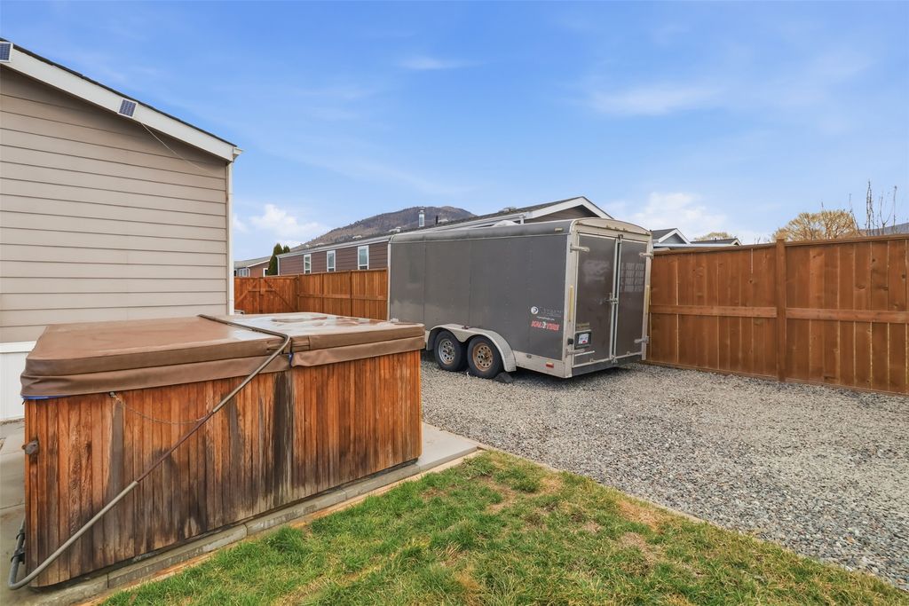 listing image 16518519754199131565