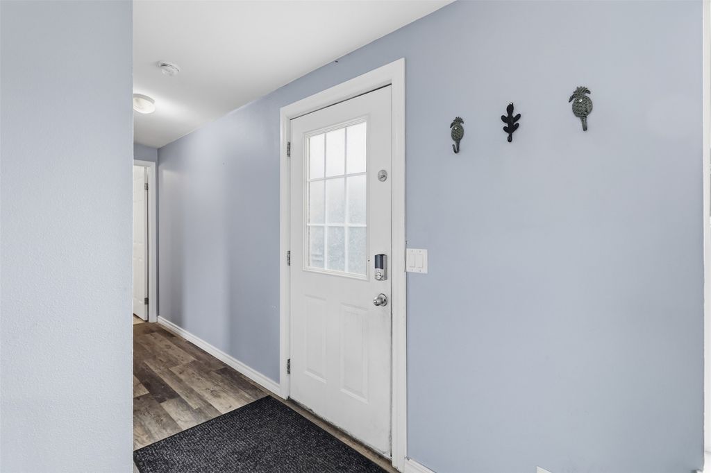 listing image 16516449281547655369