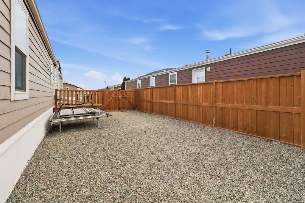 listing image 16514684929310440768