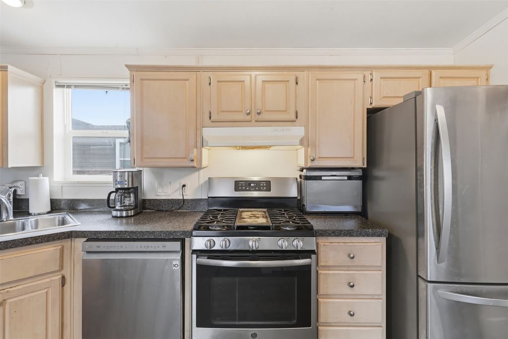 listing image 16518741900477124259